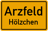 Dorfstraße in ArzfeldHölzchen