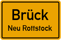 Bahnhofstraße in BrückNeu Rottstock