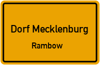 Grüner Weg in Dorf MecklenburgRambow