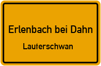 Ortsstraße in Erlenbach bei DahnLauterschwan