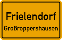 Am Ehrenmal in FrielendorfGroßroppershausen