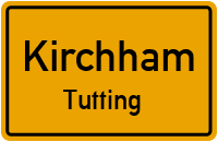 Dorfstraße in KirchhamTutting