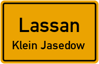 Alte Dorfstraße in LassanKlein Jasedow