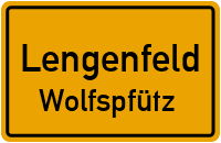 Siedlungsstraße in LengenfeldWolfspfütz