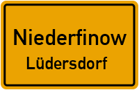 Dorfstraße in NiederfinowLüdersdorf