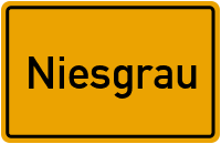 Alter Bahndamm in Niesgrau