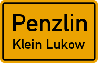 Am Dorfplatz in PenzlinKlein Lukow