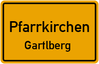 Kirchenplatz in PfarrkirchenGartlberg