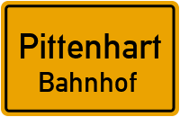 Am Bahnhof in PittenhartBahnhof