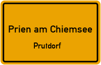 Pfarrer-Strobl-Straße in Prien am ChiemseePrutdorf