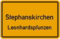 Leonhardspfunzener Straße in StephanskirchenLeonhardspfunzen
