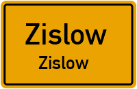 Am Sportplatz in ZislowZislow